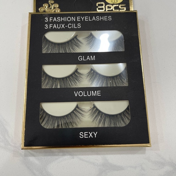 Lashes - Picture 3 of 8